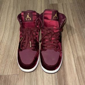 Retro Mid 1s Velvet Shoe GS 7